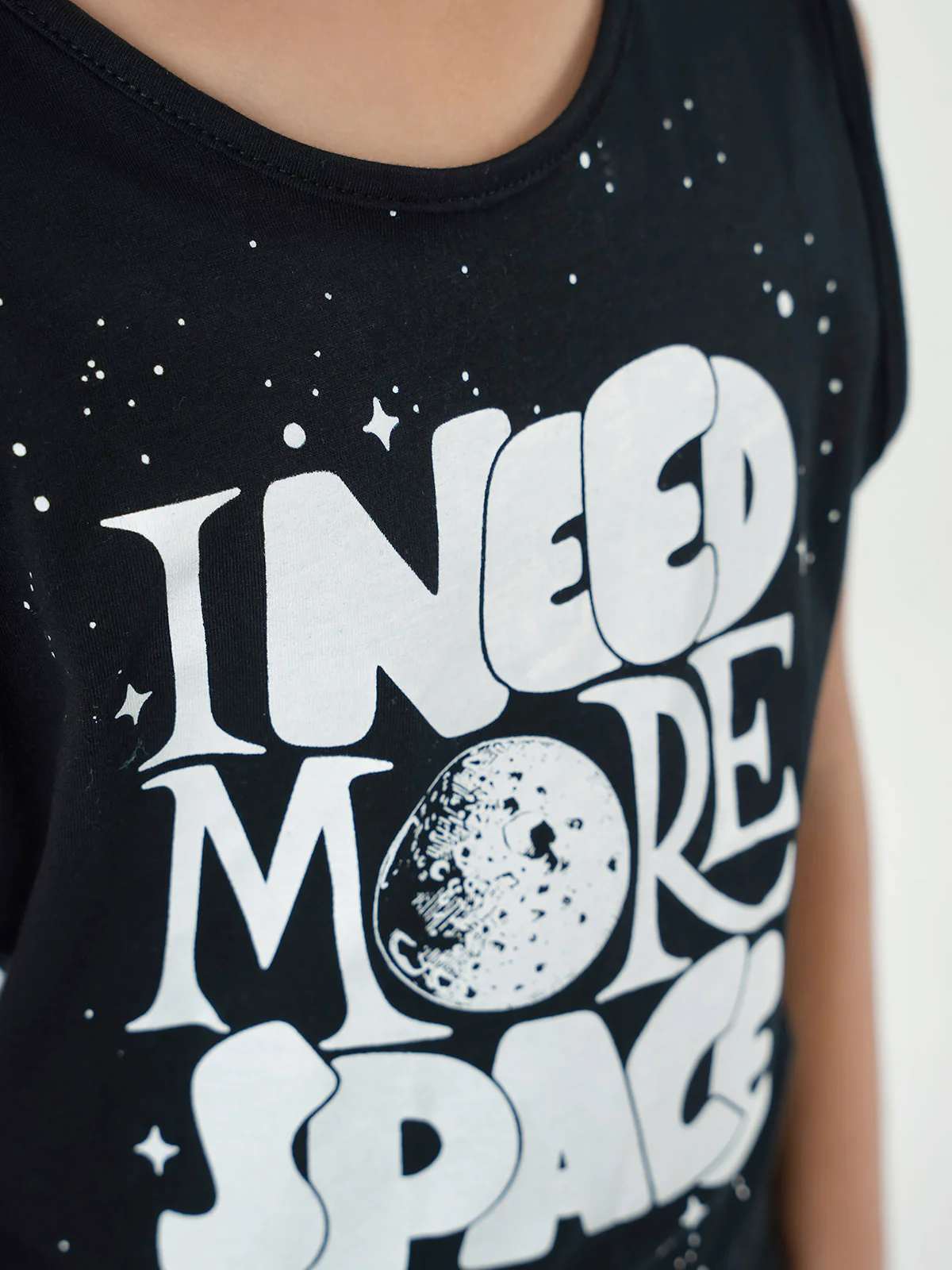 "ADEYA" Basic Graphic Tank Top - Image 7