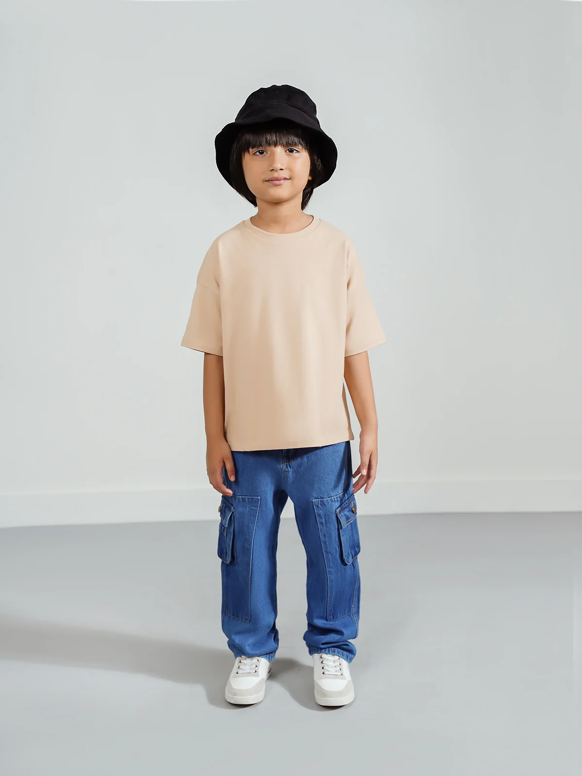 "AKEMI" Drop Shoulder Basic T-Shirt