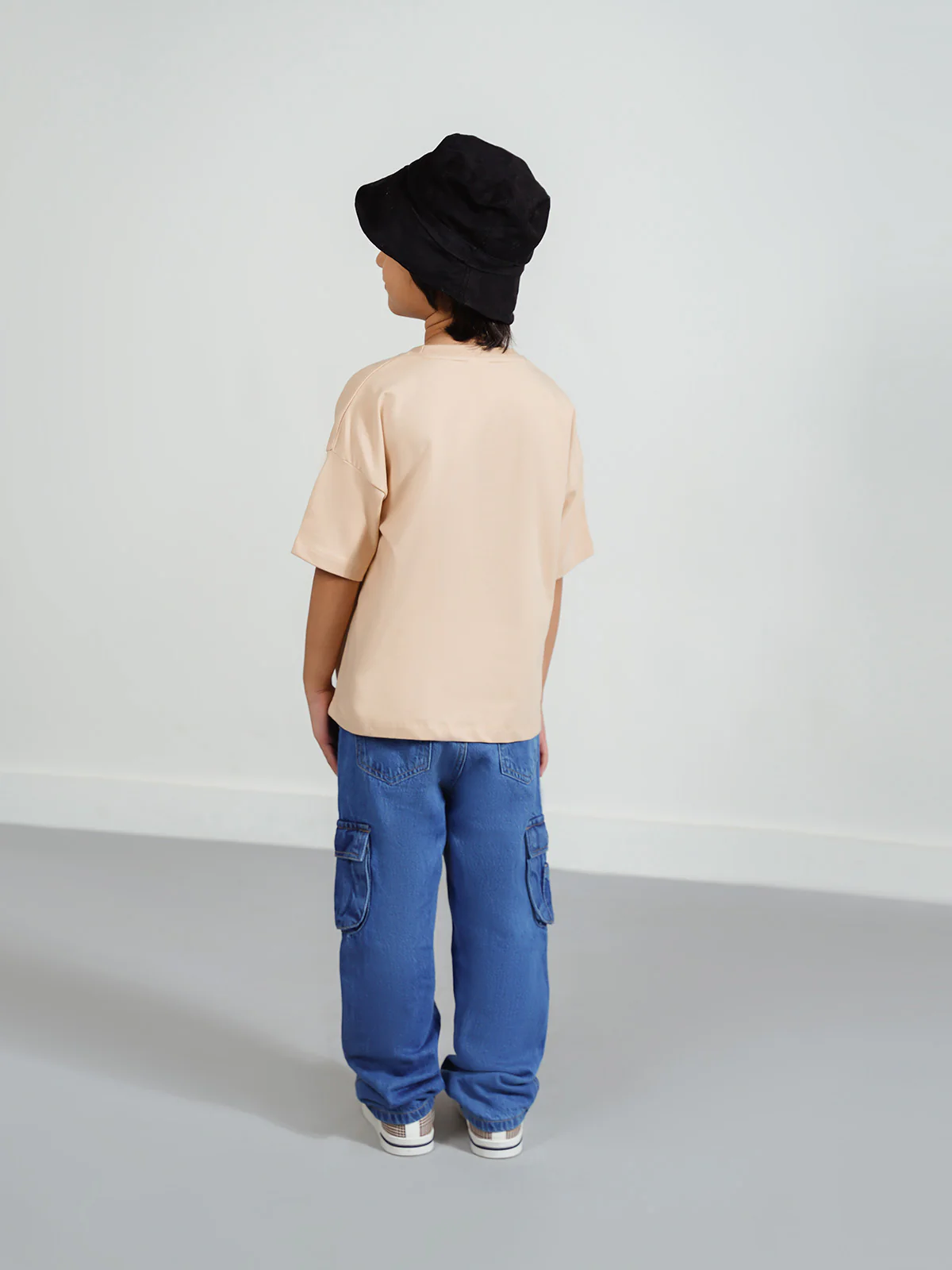 "AKEMI" Drop Shoulder Basic T-Shirt - Image 4