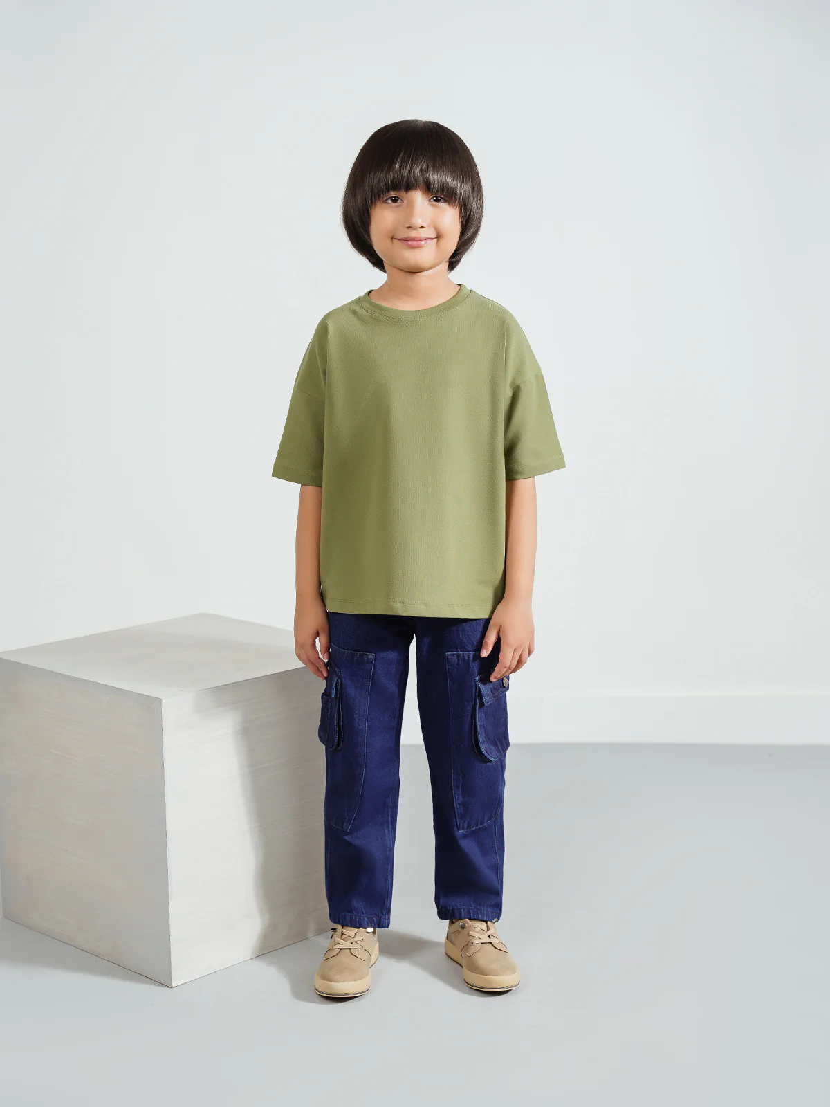 "AKEMI" Drop Shoulder Basic T-Shirt