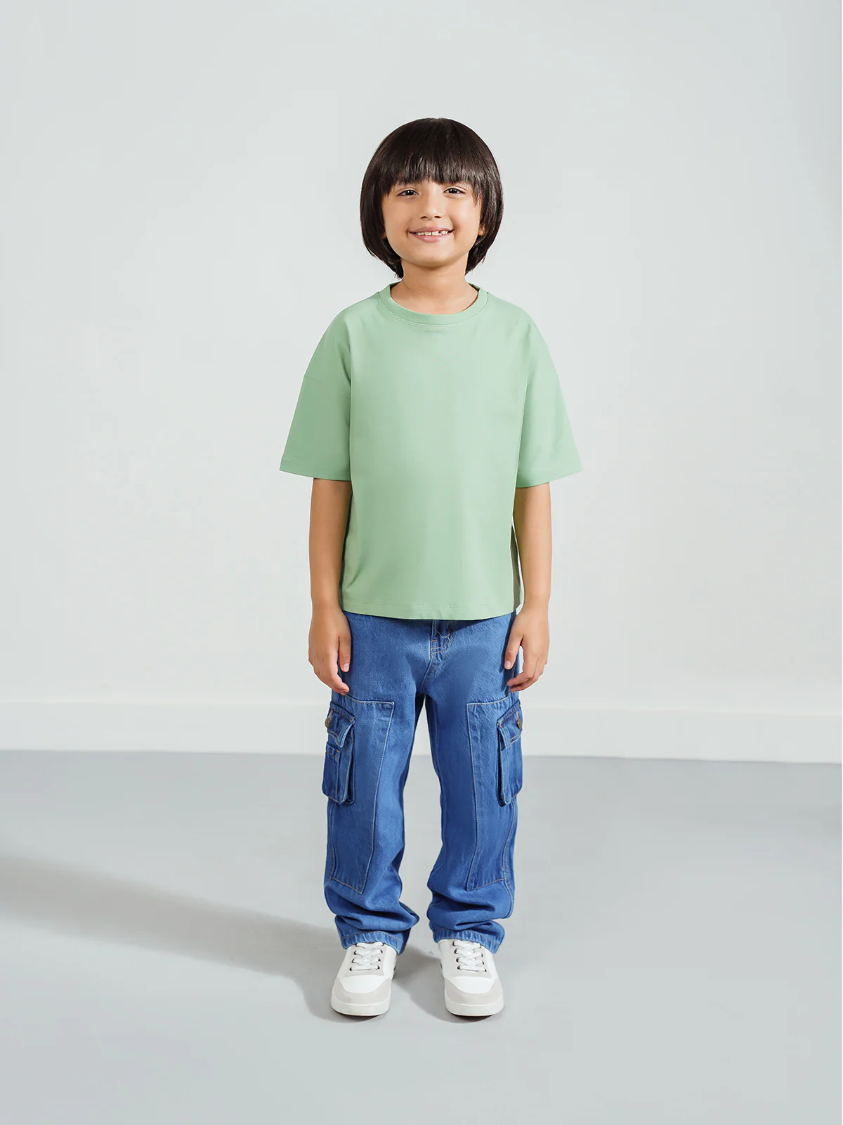"AKEMI" Drop Shoulder Basic T-Shirt