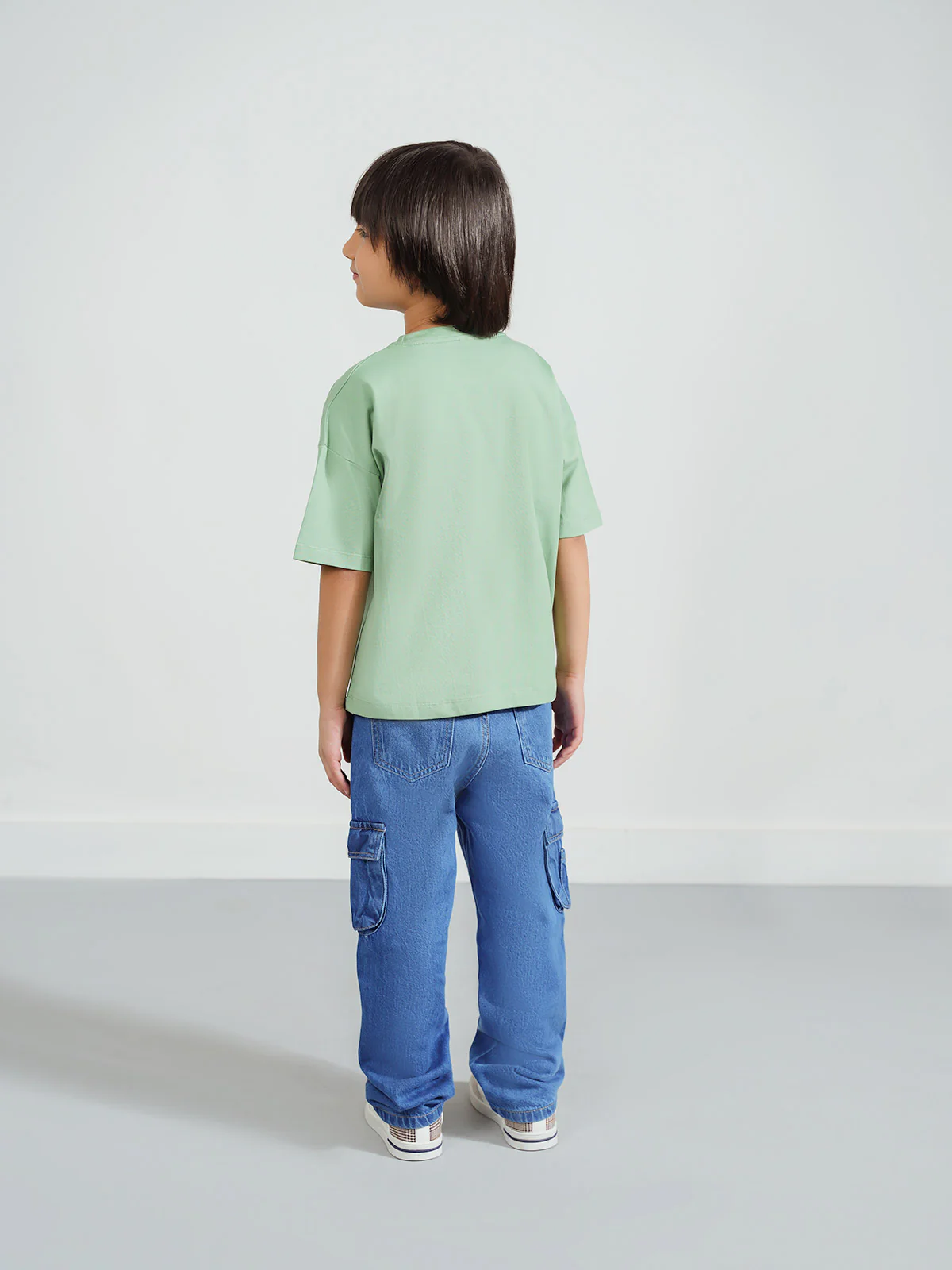"AKEMI" Drop Shoulder Basic T-Shirt - Image 4