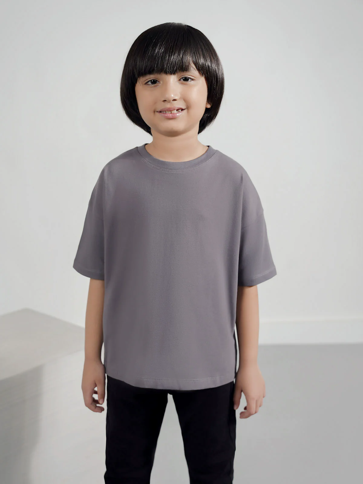 "AKEMI" Drop Shoulder Basic T-Shirt - Image 2