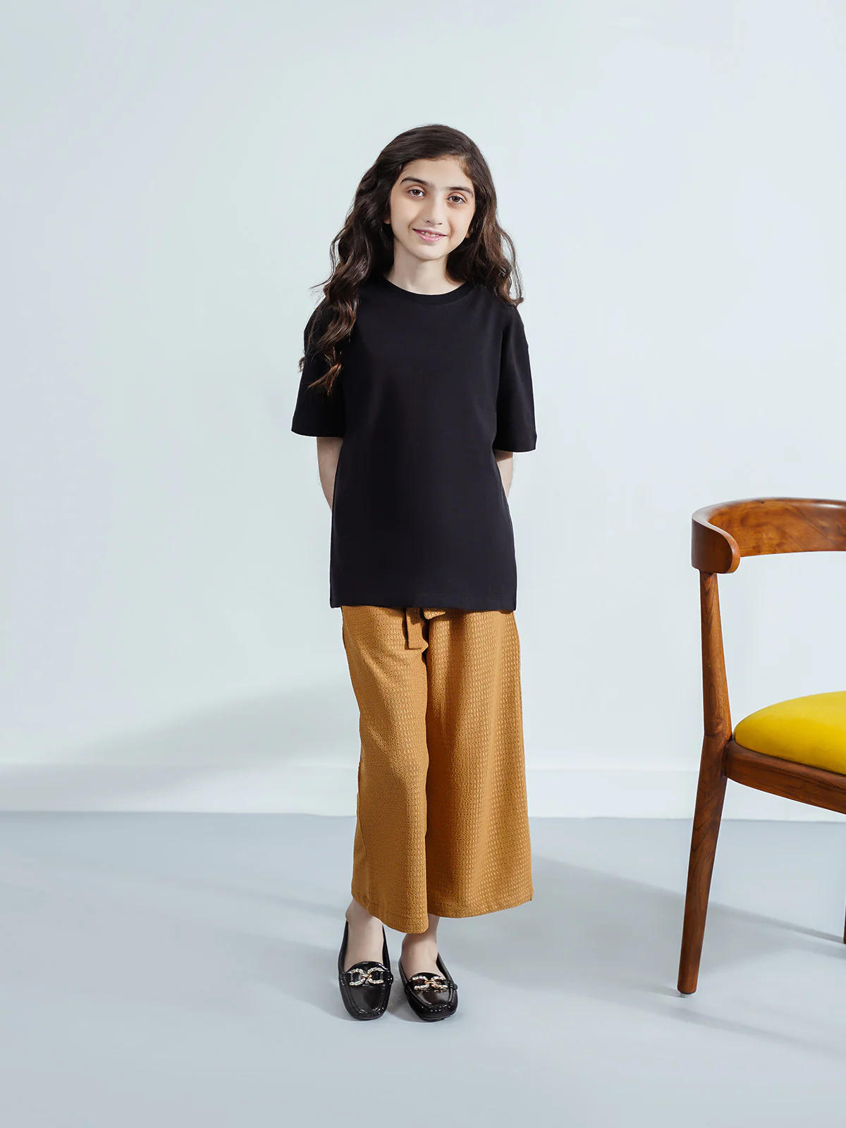 "ALIKAE" Drop Shoulder Basic T-Shirt