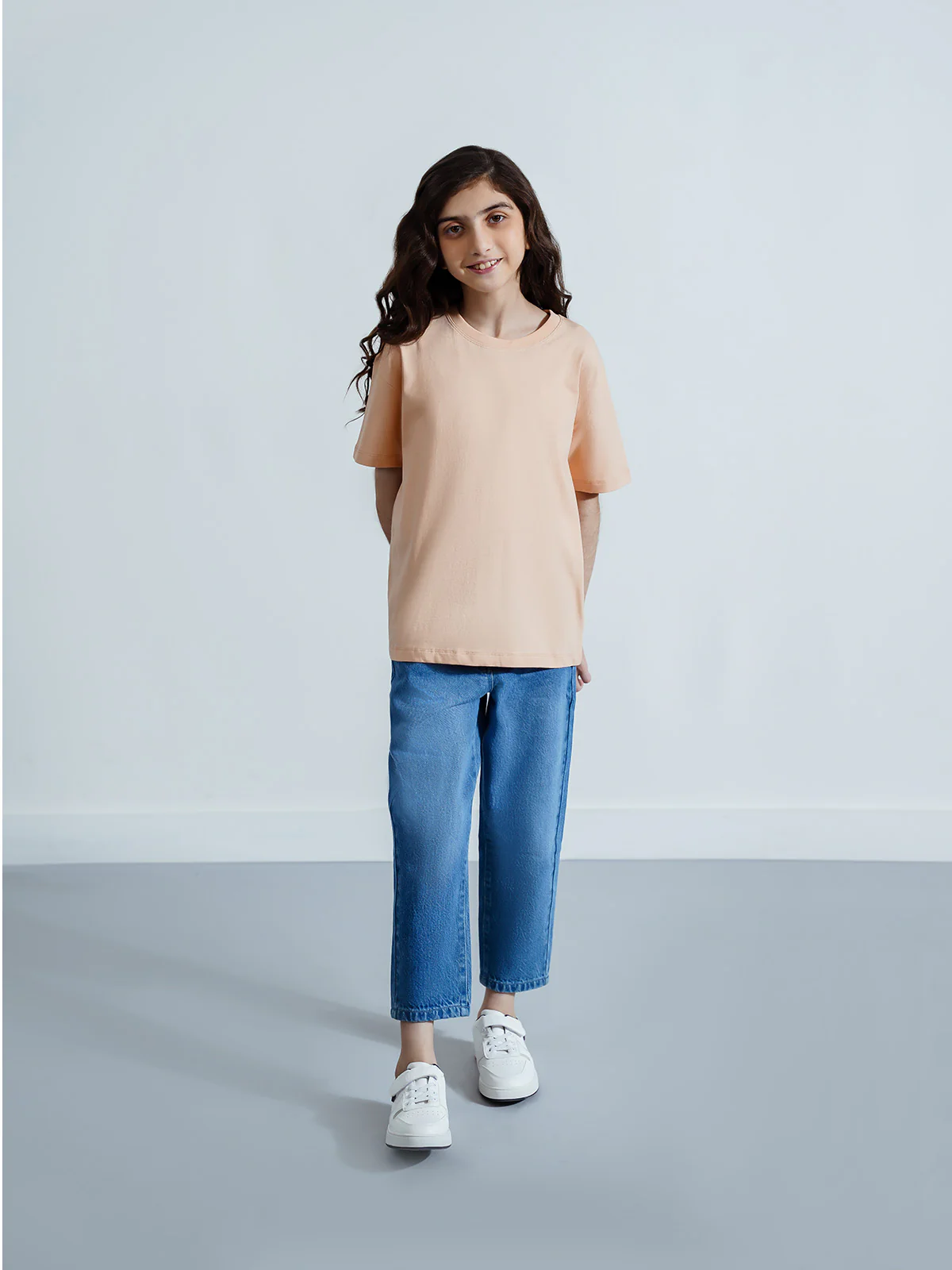 "ALIKAE" Drop Shoulder Basic T-Shirt