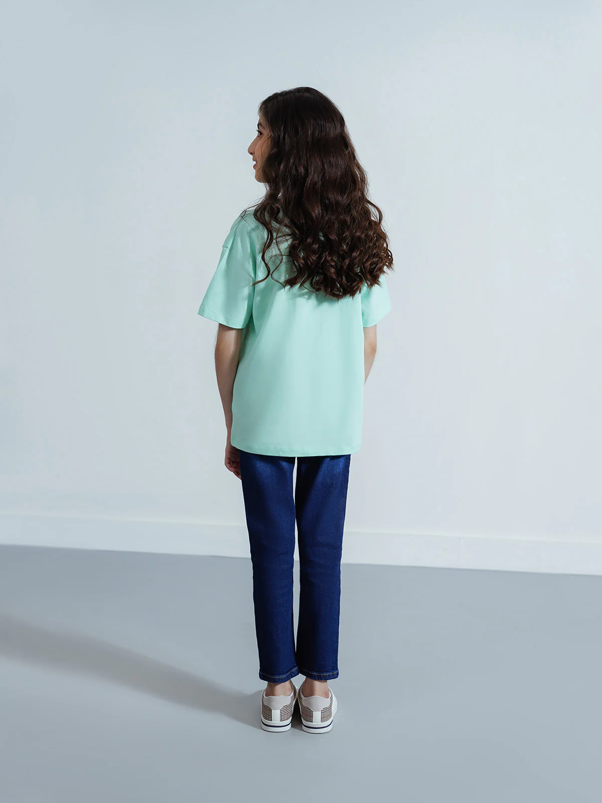 "ALIKAE" Drop Shoulder Basic T-Shirt - Image 4