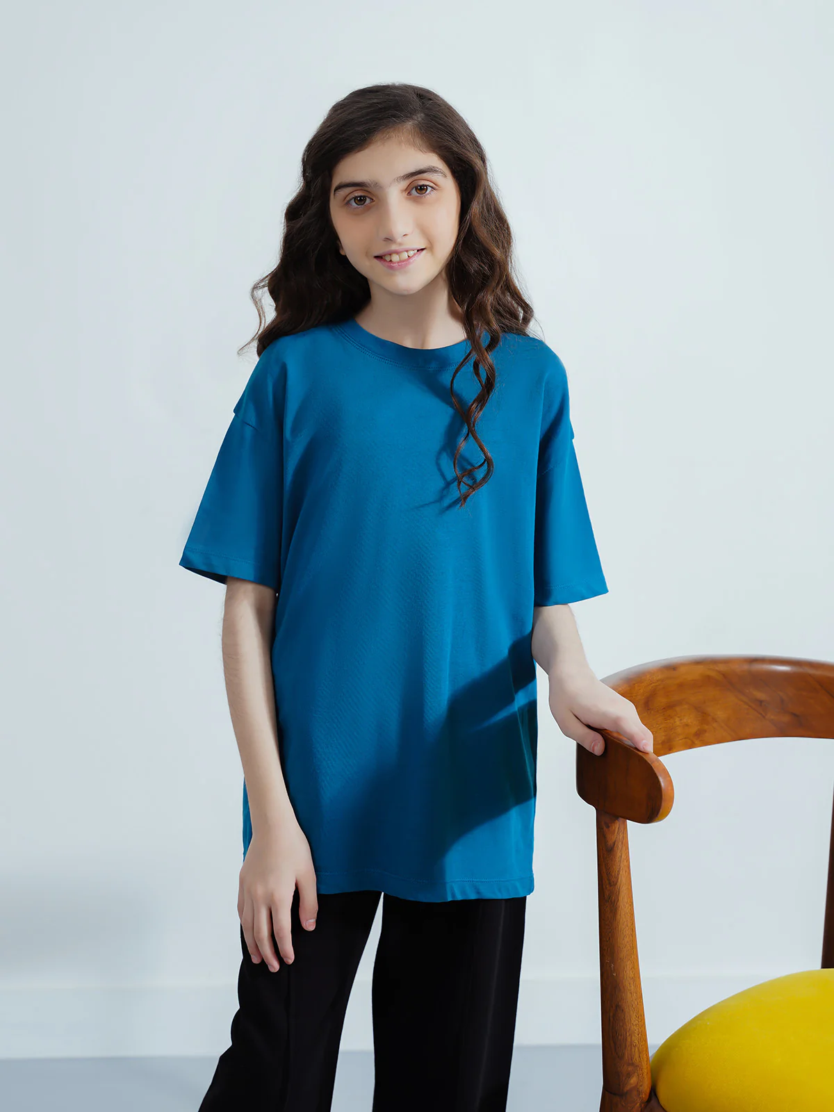 "ALIKAE" Drop Shoulder Basic T-Shirt - Image 2
