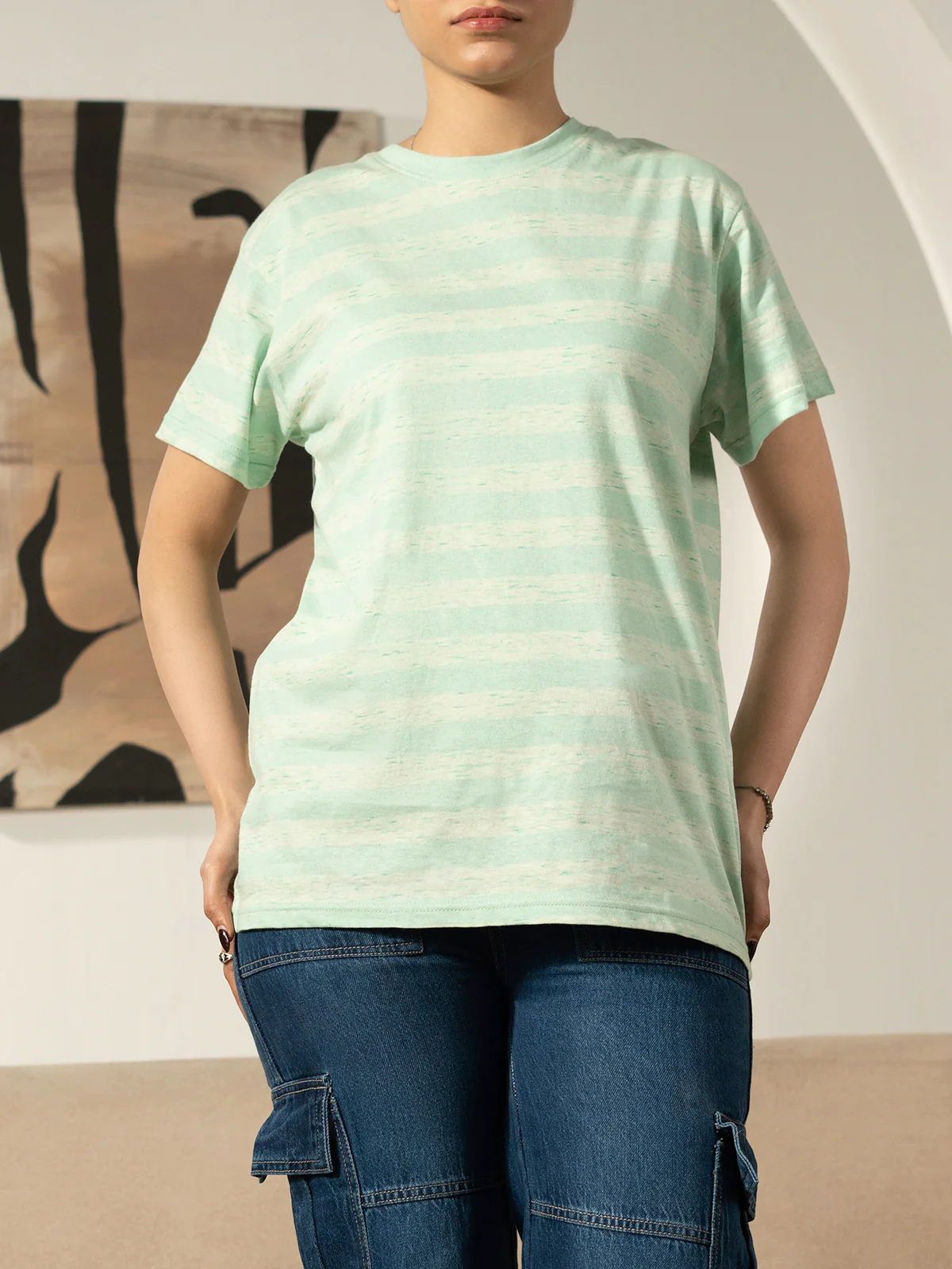 "BRYN" Cropped Regular Fit T-Shirt
