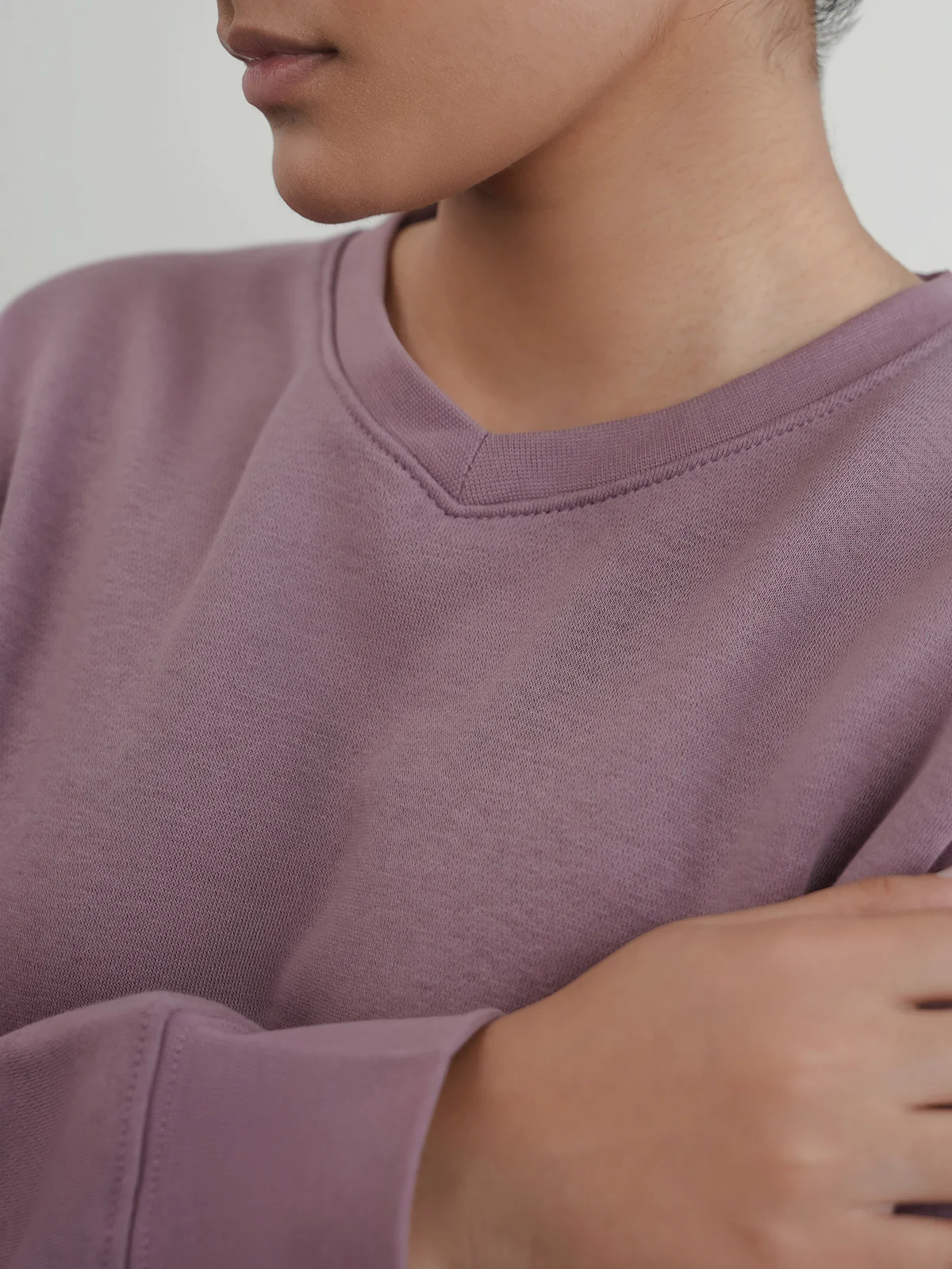 "DAMODAR" Casual Basic Fleece Sweatshirt - Image 5