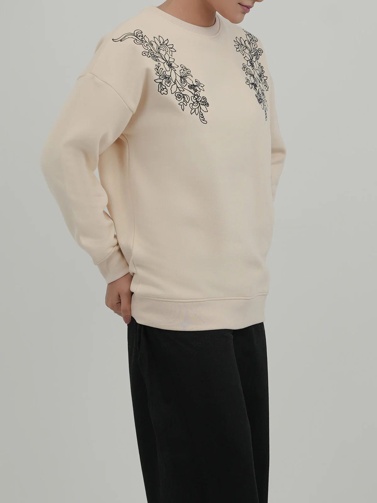 "EAMON" Unique Graphic Fleece Sweatshirt - Image 3