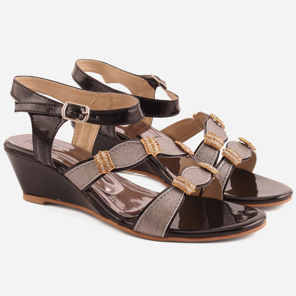 Girls"Aidy" glossy adjustable buckle fastening sandals - Image 2