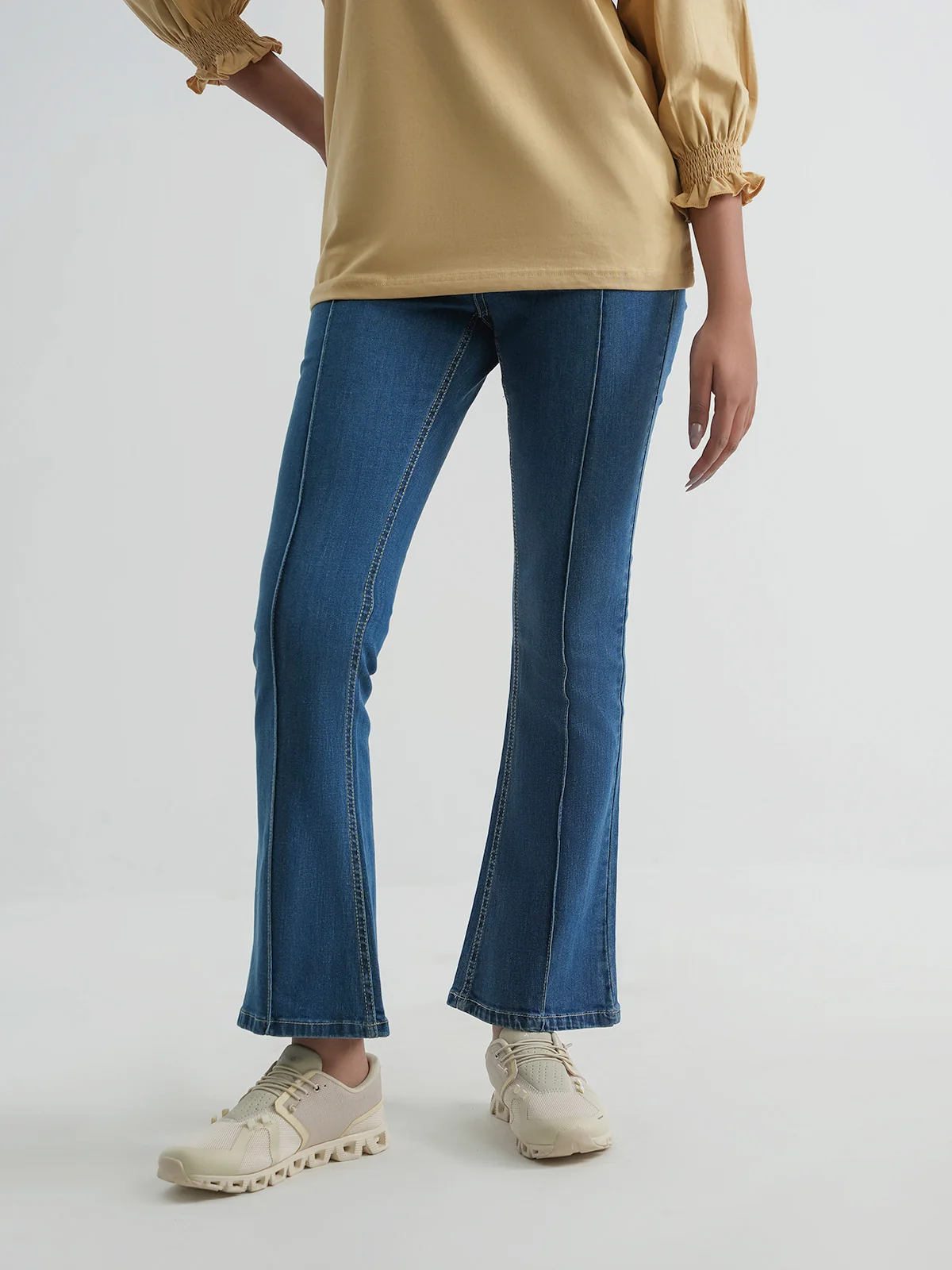 "HANRIK" Stylish Bootcut Denim Pant