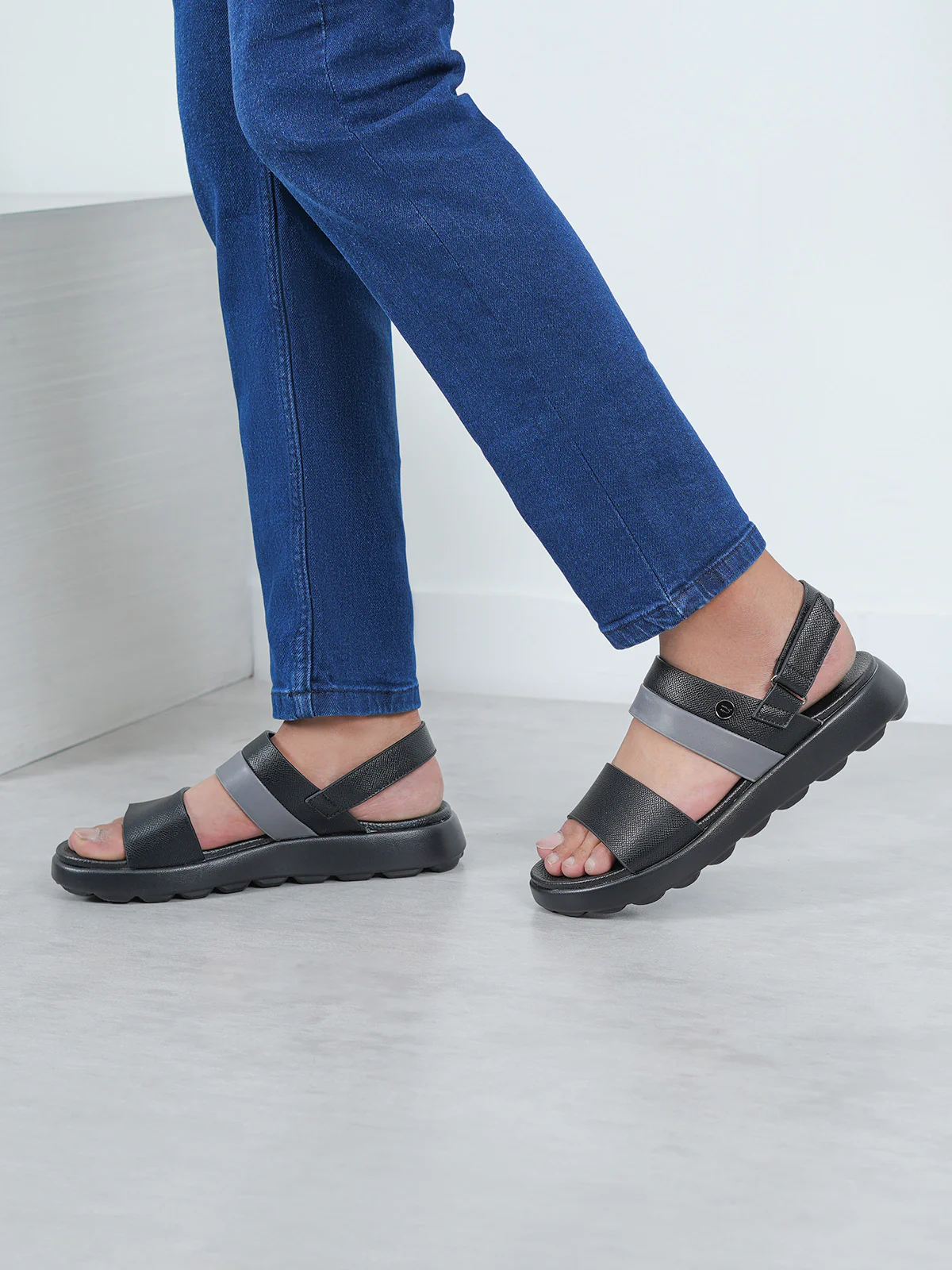 Men "OHELA" Casual Lightweight Sandals - Image 6