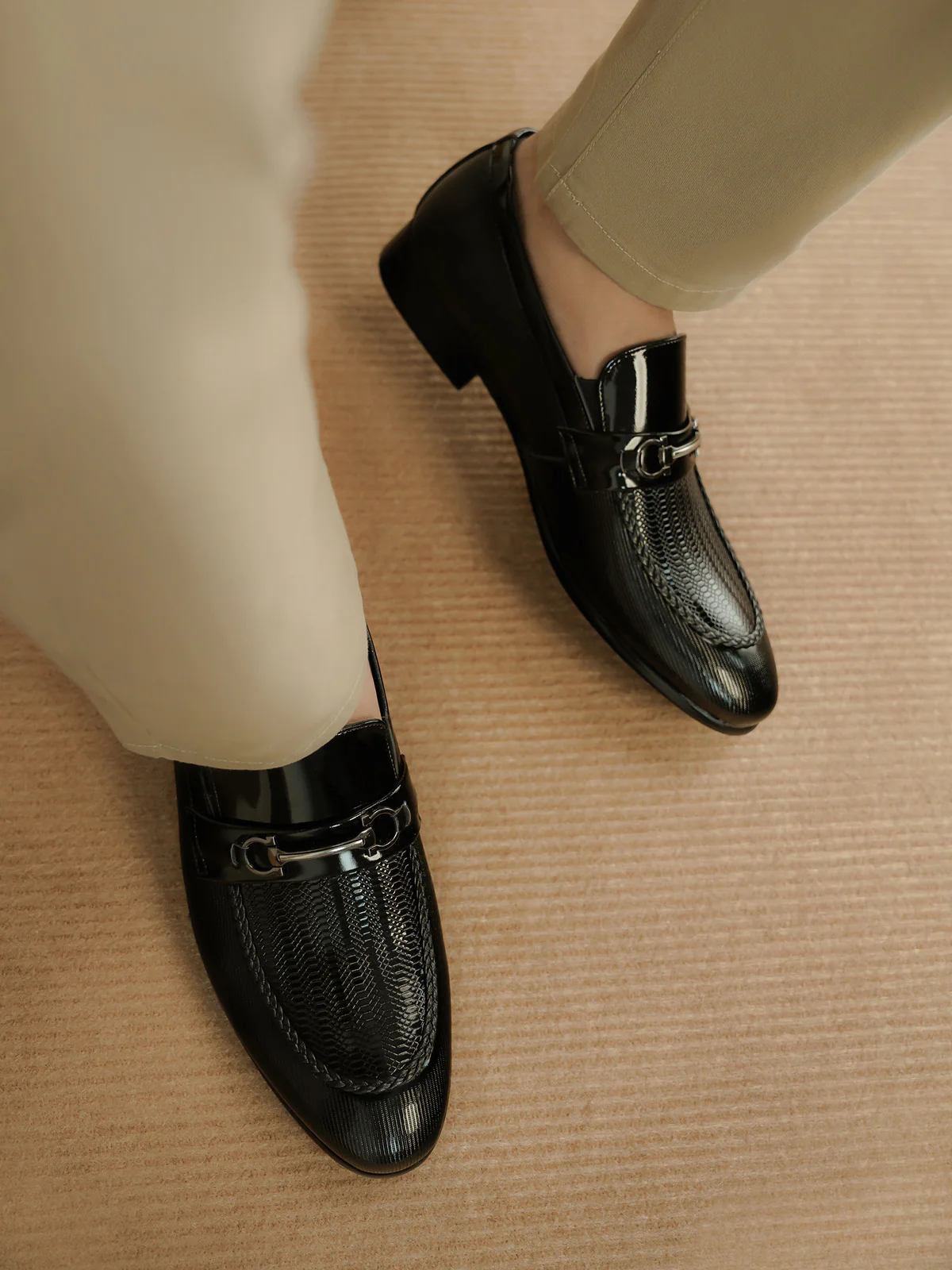 Mens "RIGGS" Textured Leather Formal Dress Shoes - Image 2