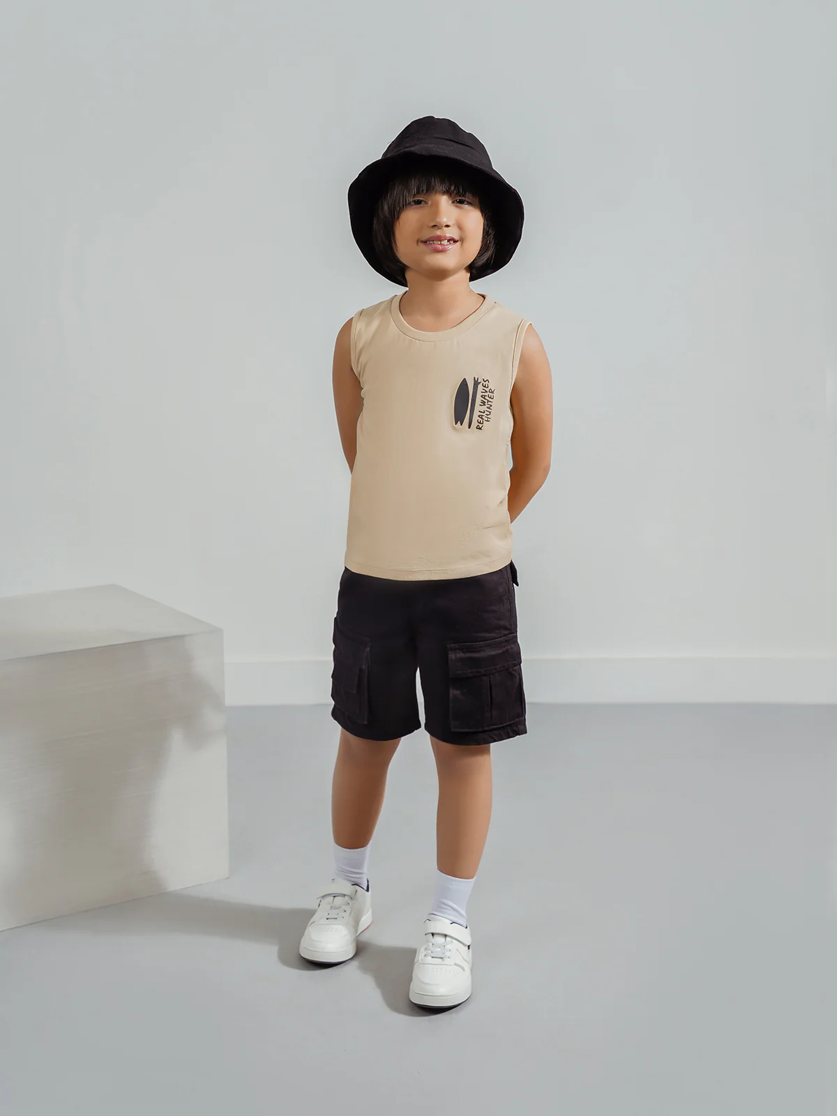 "URARA" Basic Regular Fit Tank Top