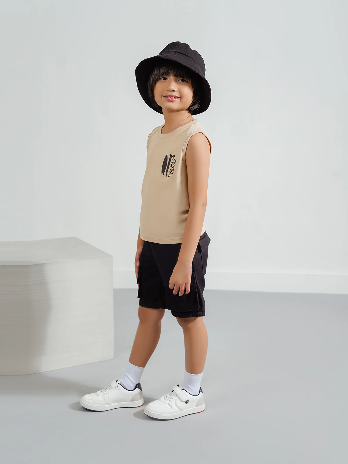 "URARA" Basic Regular Fit Tank Top - Image 3