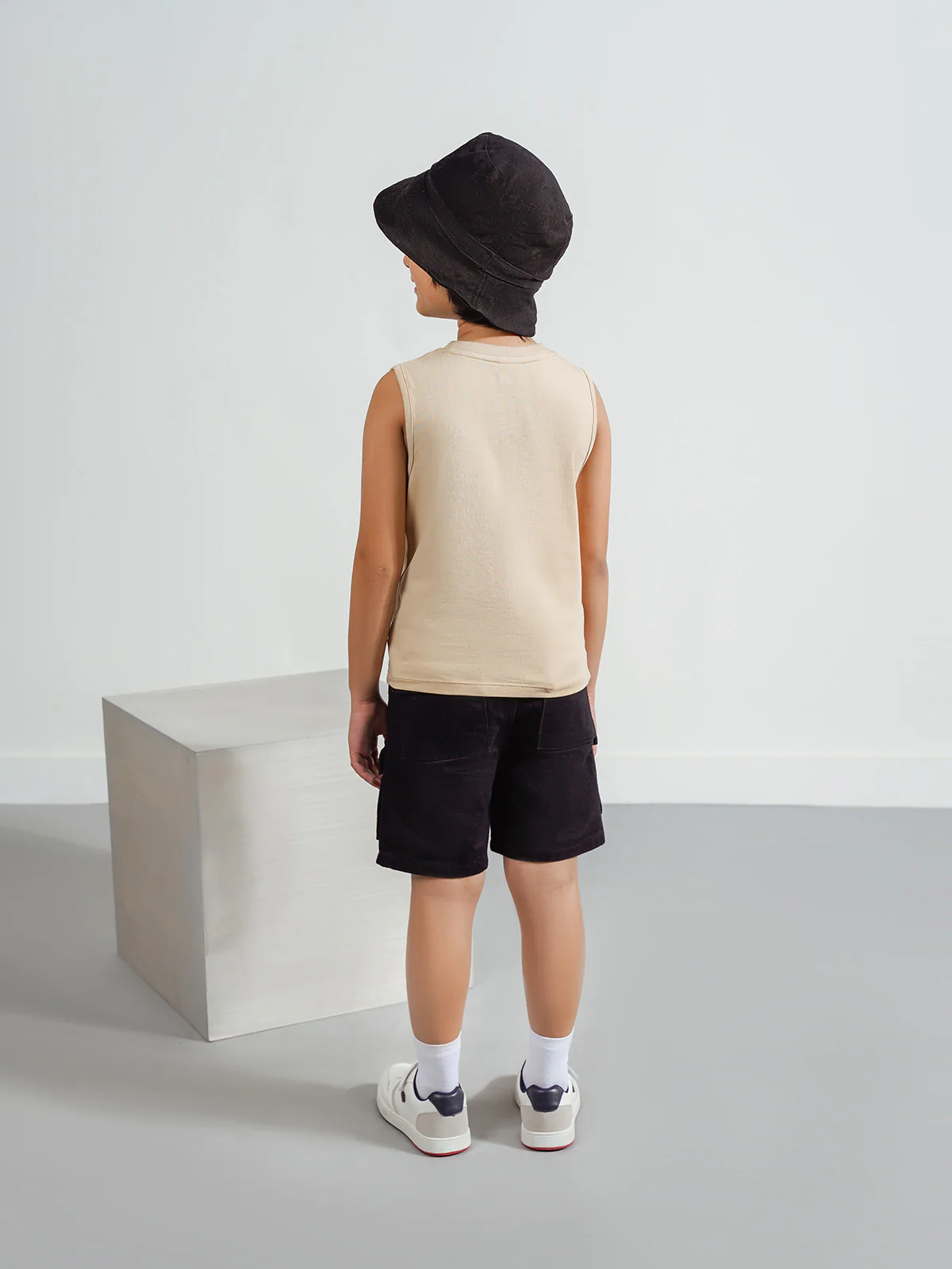 "URARA" Basic Regular Fit Tank Top - Image 4
