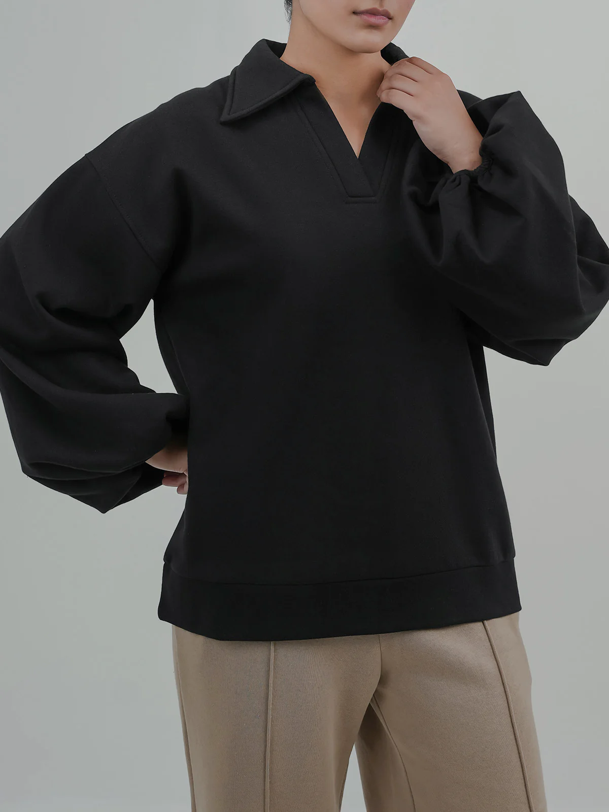 "VENYA" Classic Basic Fleece Sweatshirt - Image 4