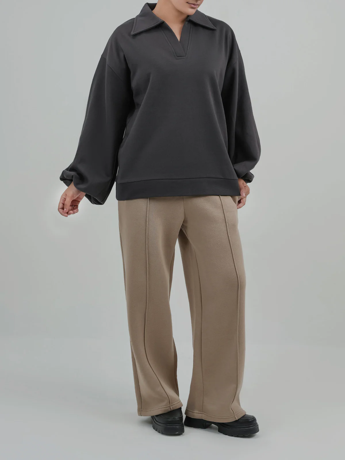 "VENYA" Classic Basic Fleece Sweatshirt - Image 2
