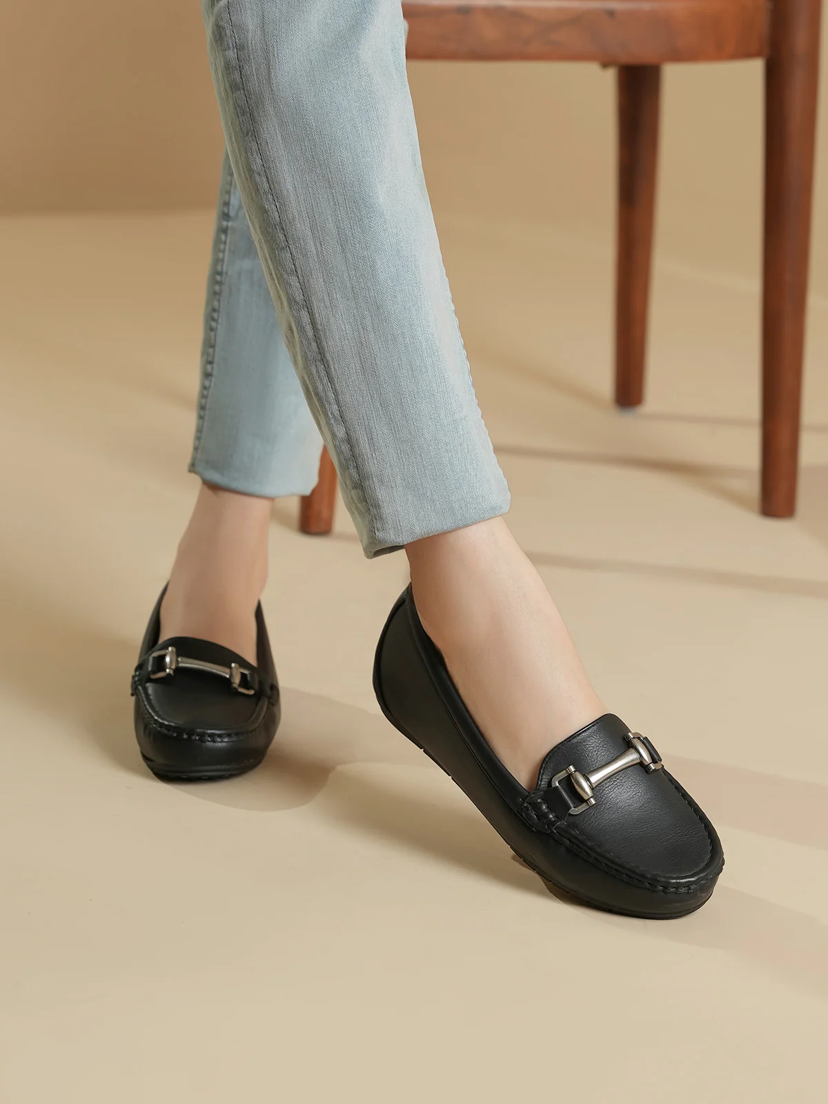 Women "BEXTER" Smart Buckle Moccasins