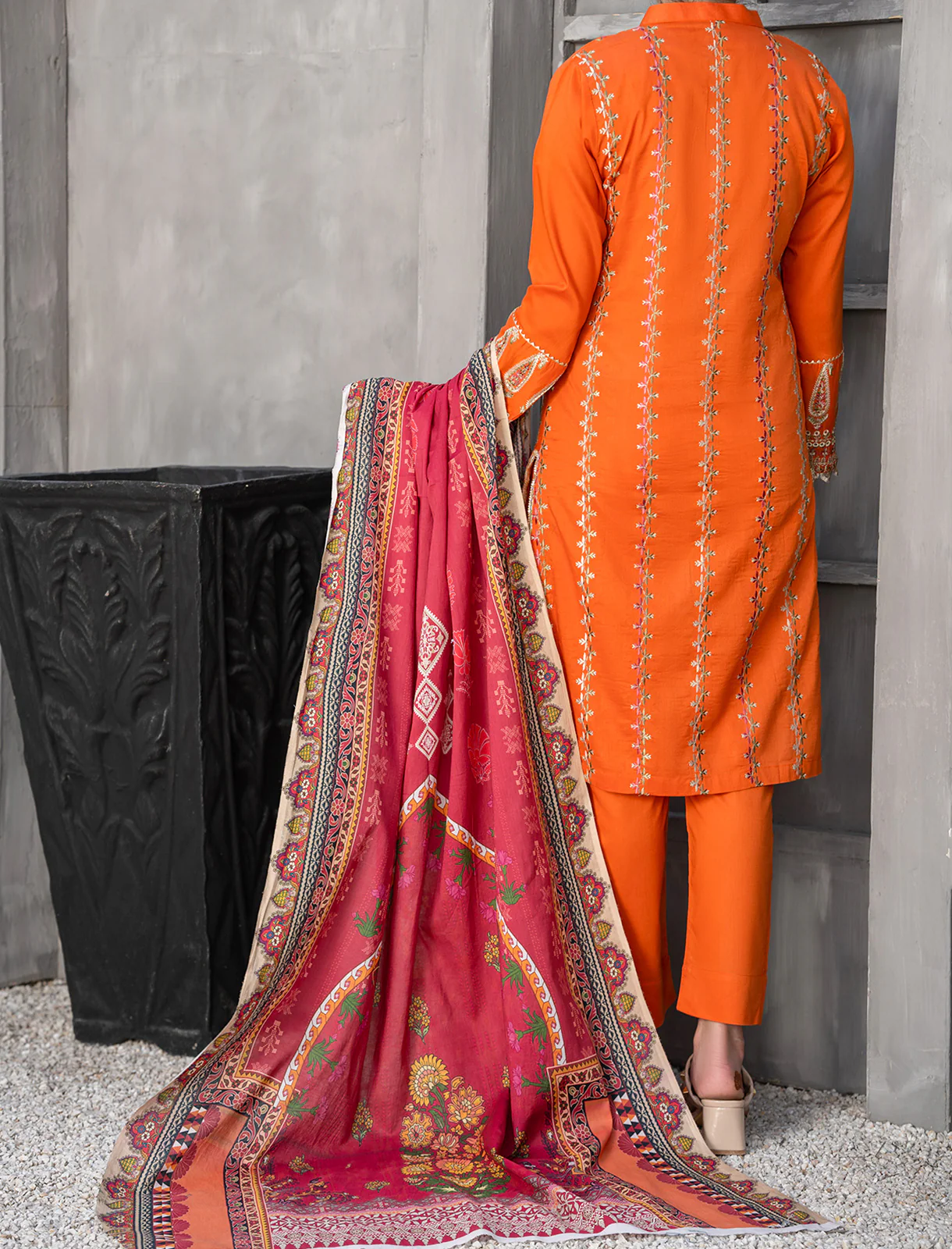 "BEYZA" Embellished Lawn Two Piece Suit - Image 4