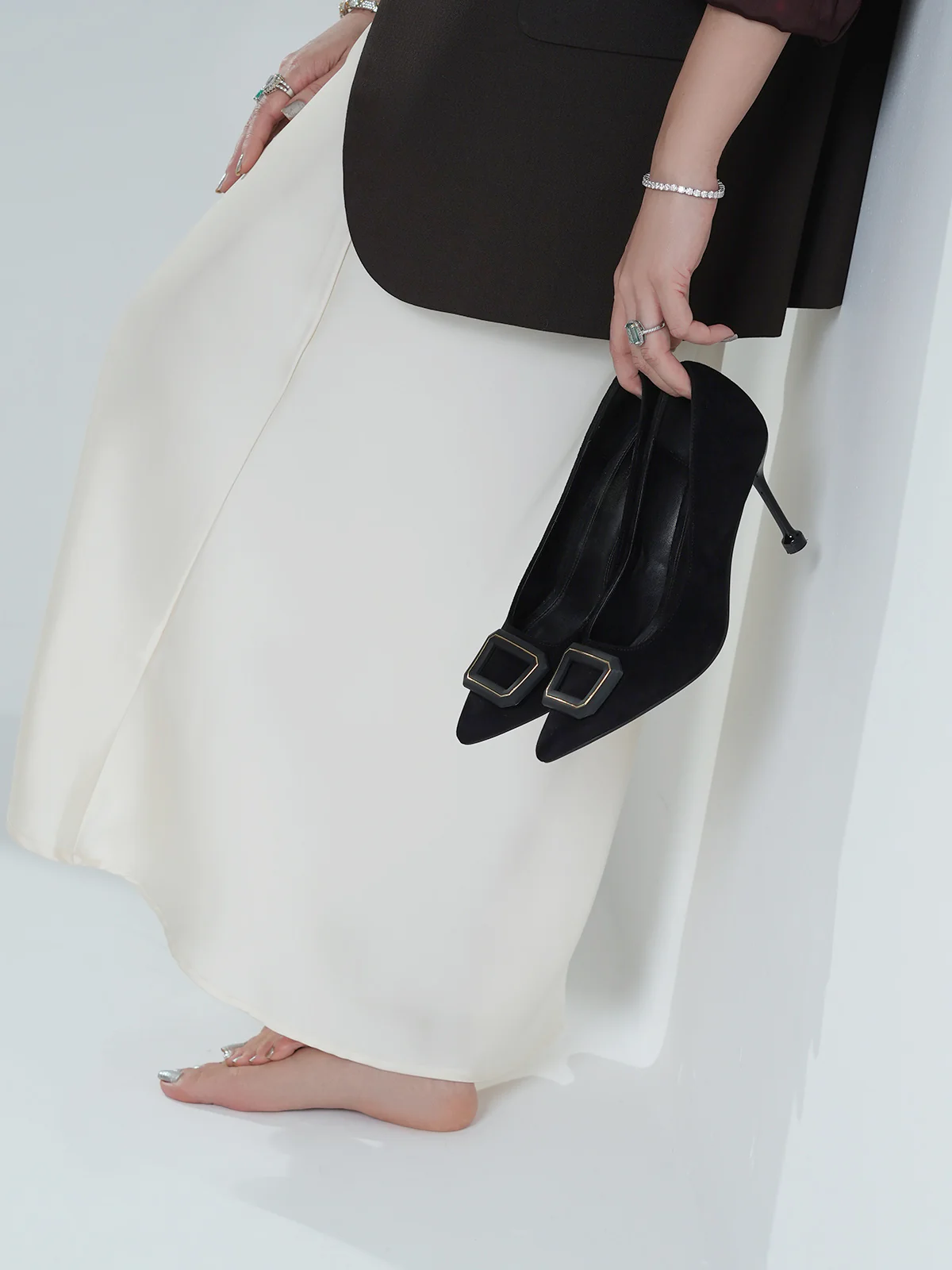 Women "CASSIDY" Comfy Classic Court Shoes - Image 3
