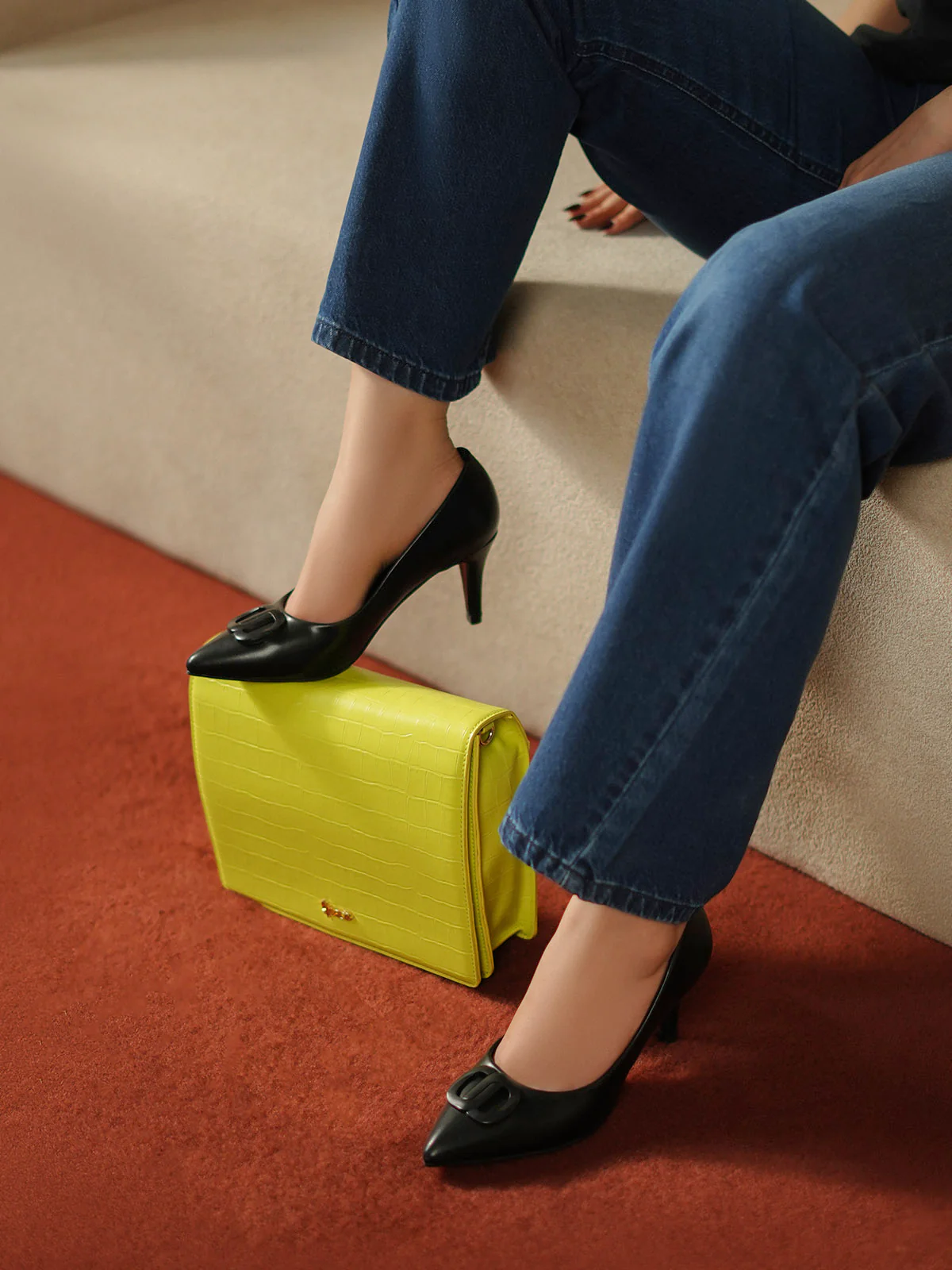 Women "DEREK" Premium Crossbody Bag - Image 13