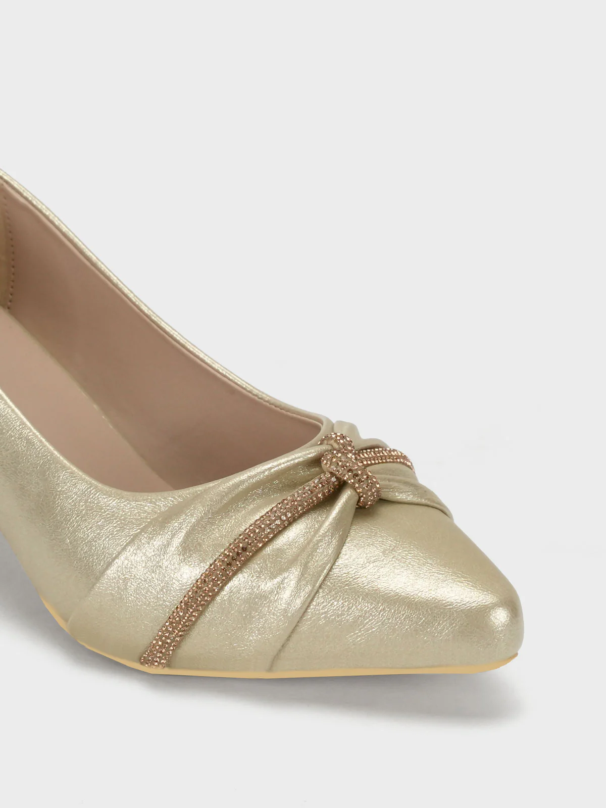 Women "DIADEM" Shimmery Block Heel Courts - Image 4