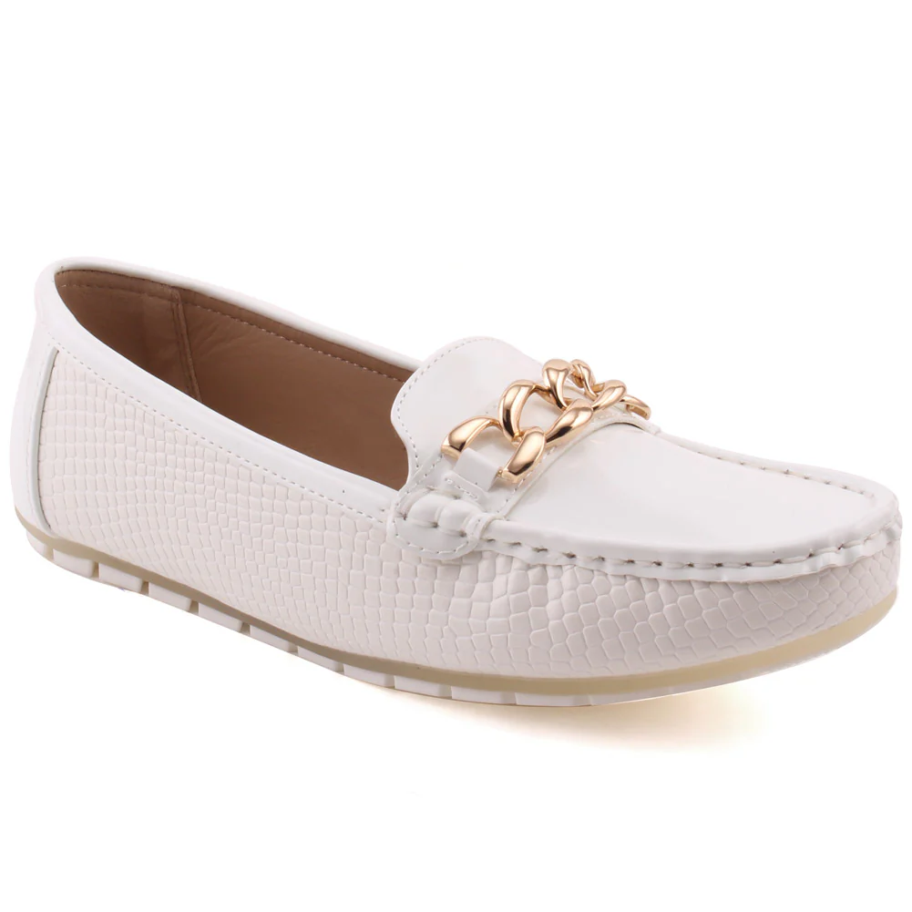 Women “JAYNE” Textured Patent Vamp Chain Buckle Stitched Detail Moccasin Shoes