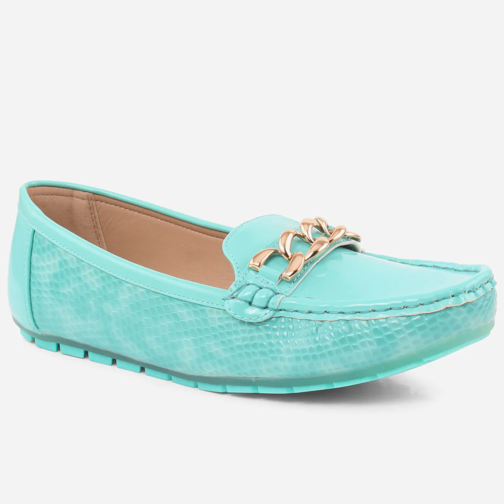 Women “JAYNE” Textured Patent Vamp Chain Buckle Stitched Detail Moccasin Shoes