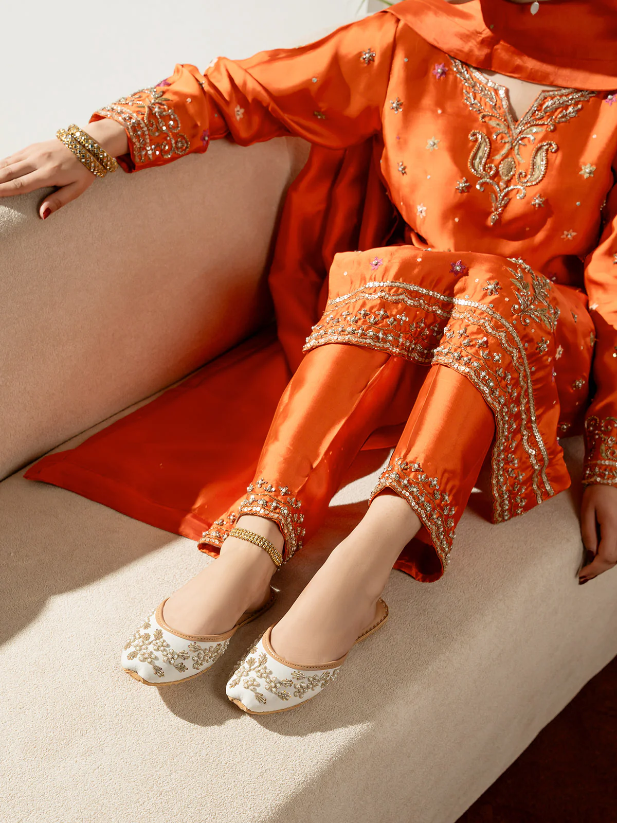 Women "MAHZALA" Stylish Traditional Khussa - Image 3