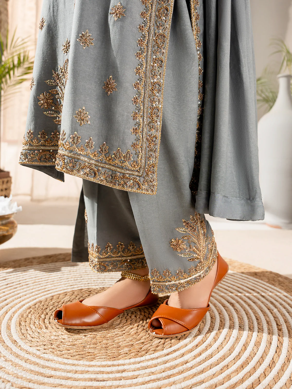 Women "PARKIN" Casual Open Toe Khussa - Image 9