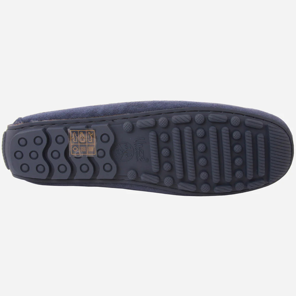 Women "PATICE" Moosehide Fringed Kilty Moccasins - Image 5