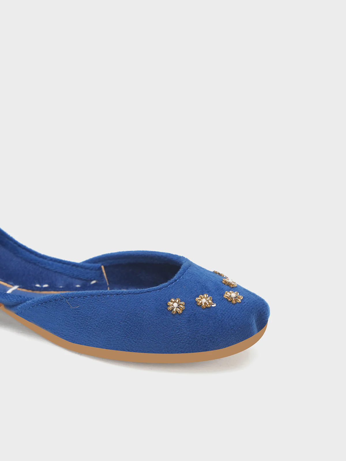 Women "RAAHIM" Classic Embroidery Khussa - Image 4