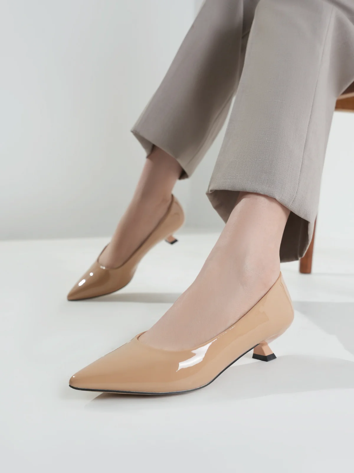 Women "RENSKE" Casual Pointed Toe Court Shoes