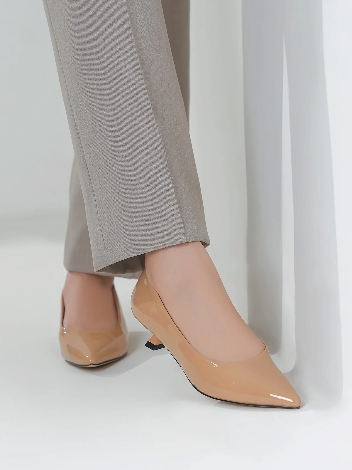 Women "RENSKE" Casual Pointed Toe Court Shoes - Image 10
