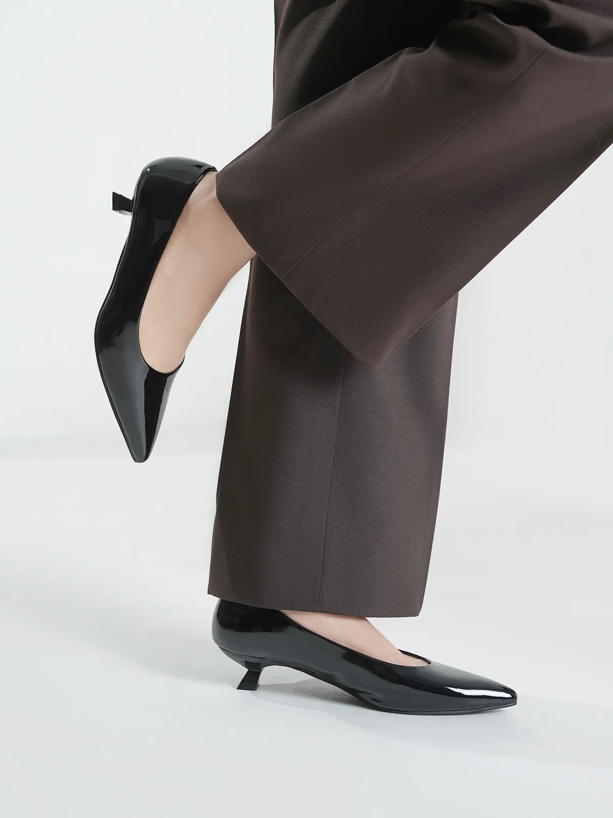 Women "RENSKE" Casual Pointed Toe Court Shoes - Image 6