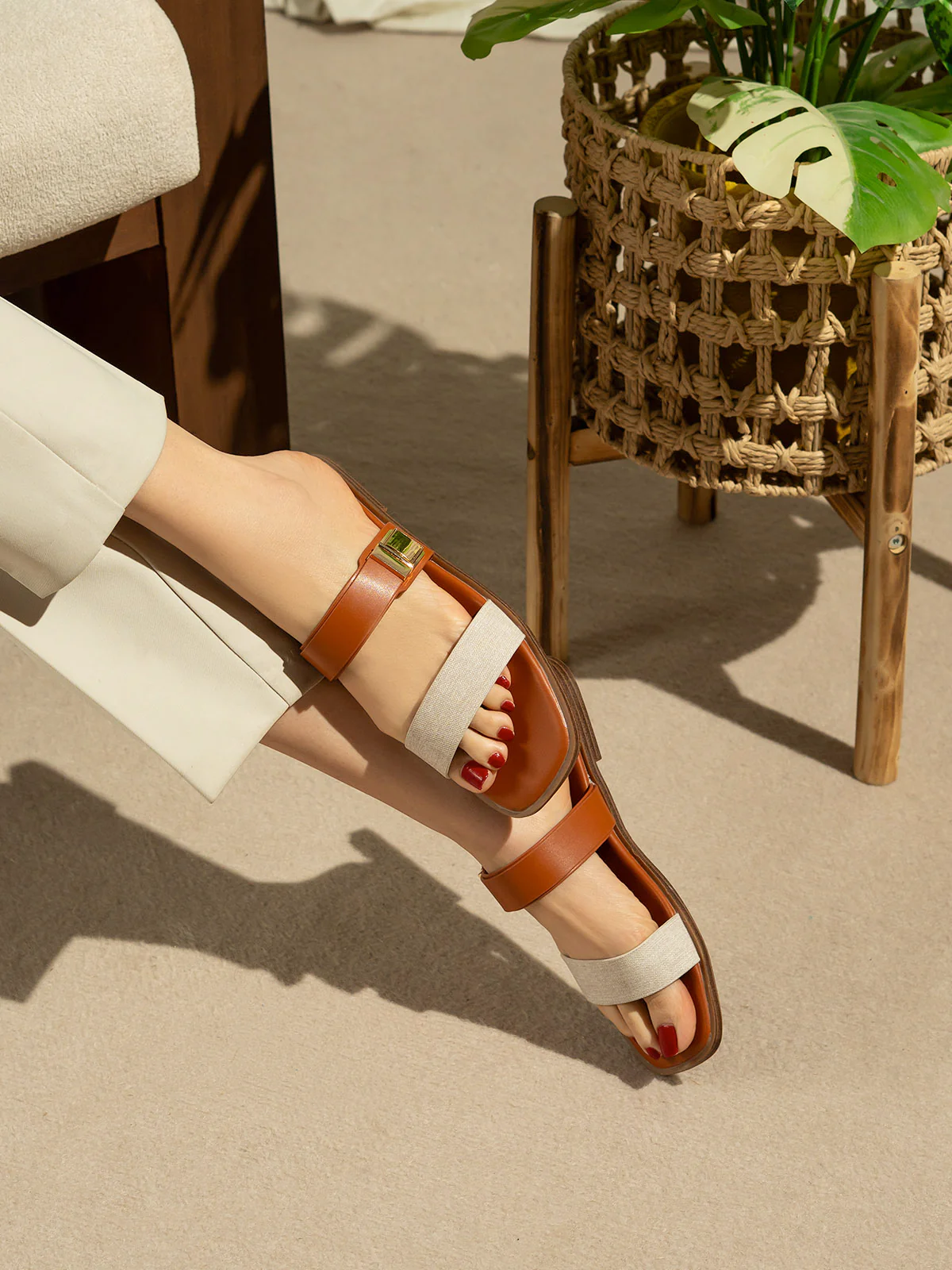 Women "SILAS" Stylish Design Flat Slippers - Image 6