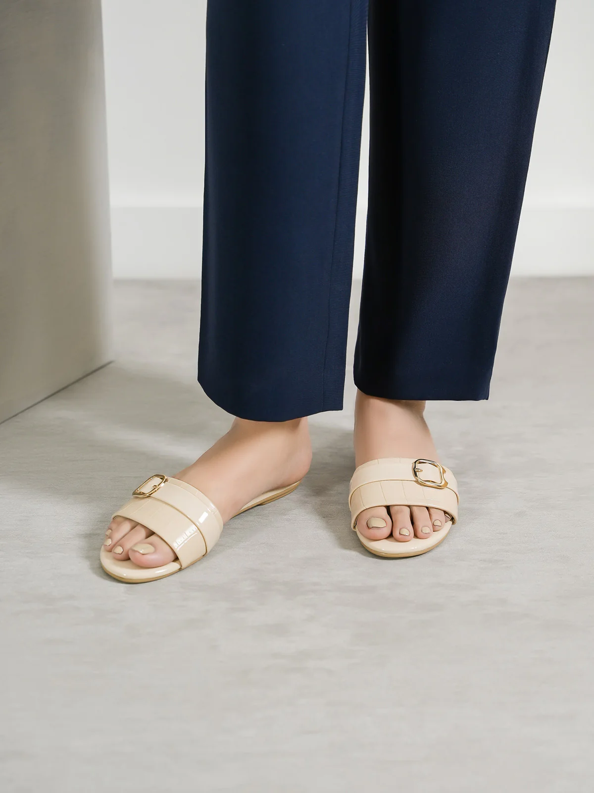 Womens "AZUMBA" Flat Buckled Slippers