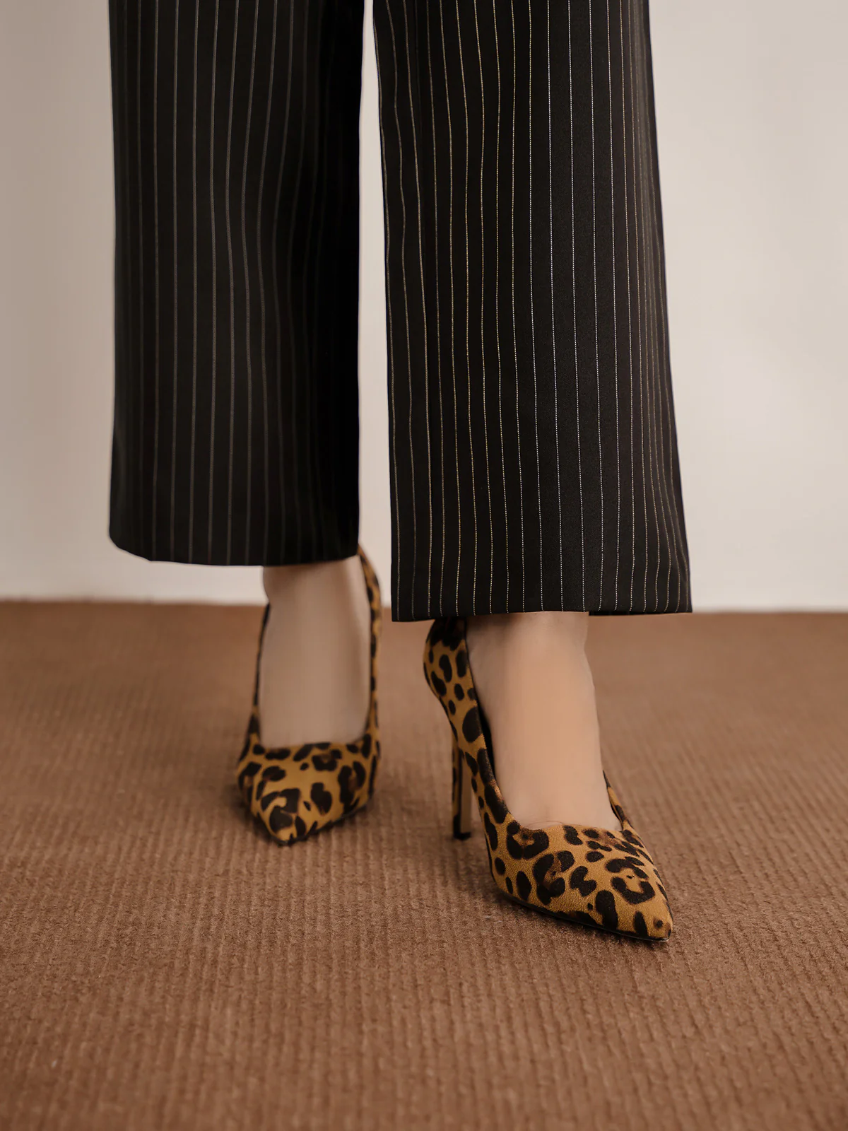 Womens "EYDIE" Printed Pointy Courts - Image 6