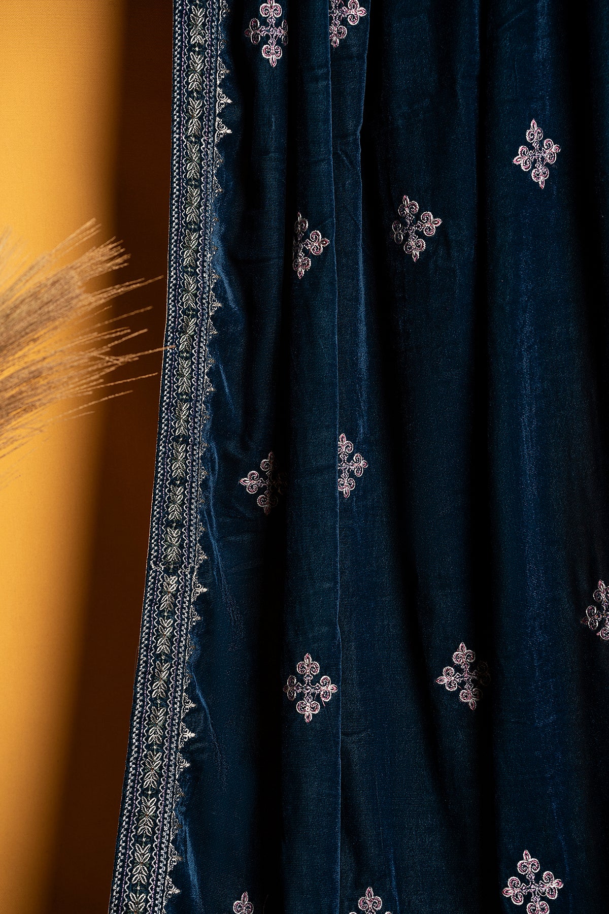Womens "JEDD" Velvet Embroidery Shawl - Image 3