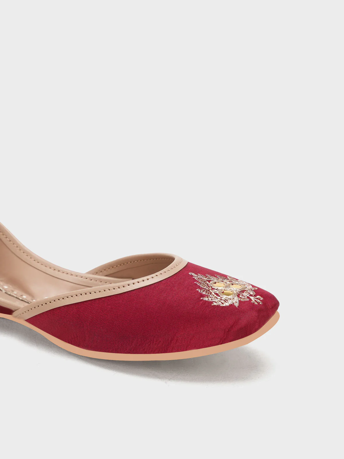 Women's "NAaVRAANI" Embroidered Khussa - Image 7