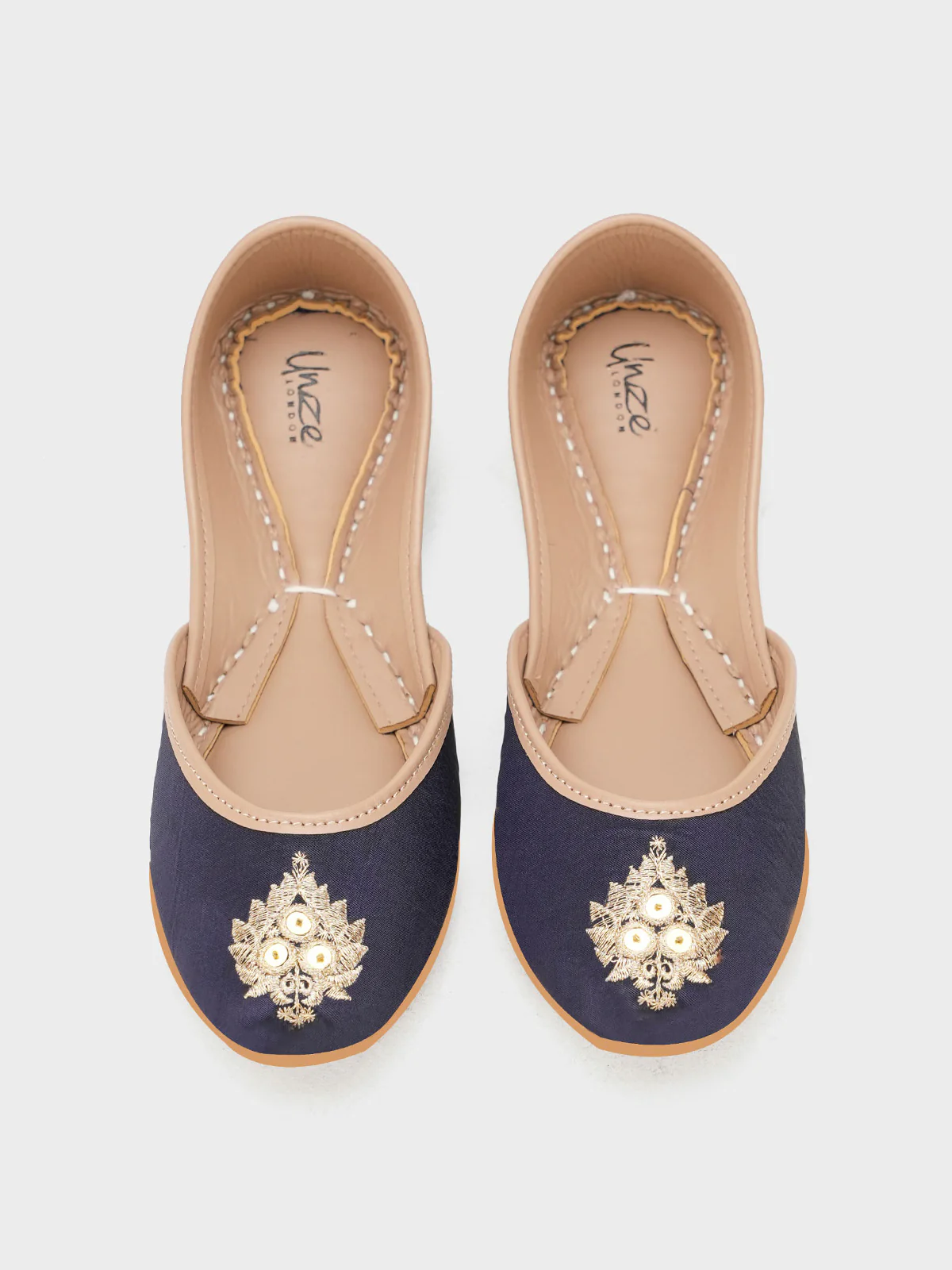 Women's "NAaVRAANI" Embroidered Khussa - Image 8
