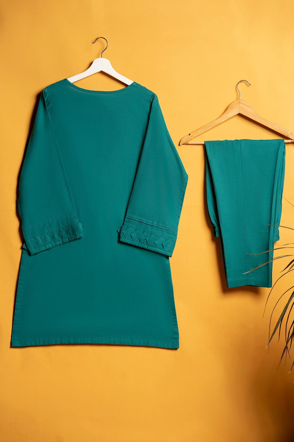 "SUAGE" Solid Color Two Piece Suit - Image 2