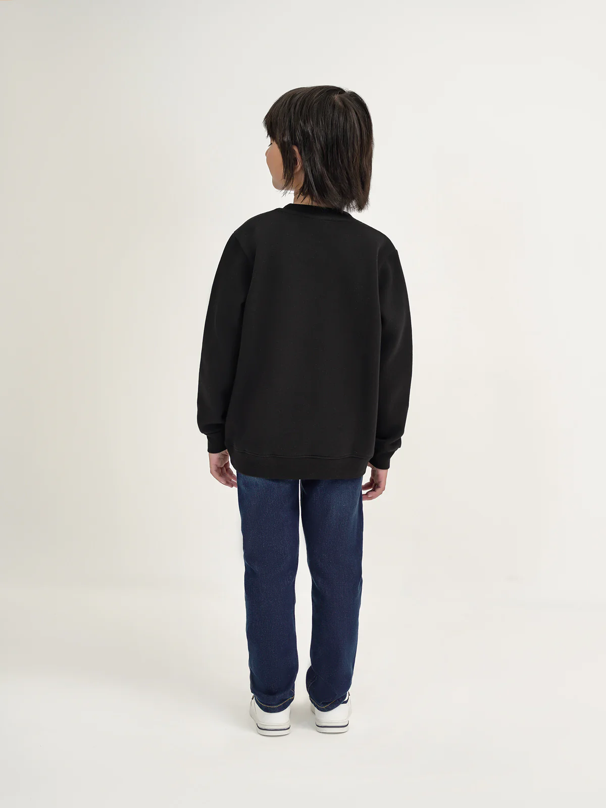"XINLI" Graphic Crew Neck Sweatshirt - Image 4